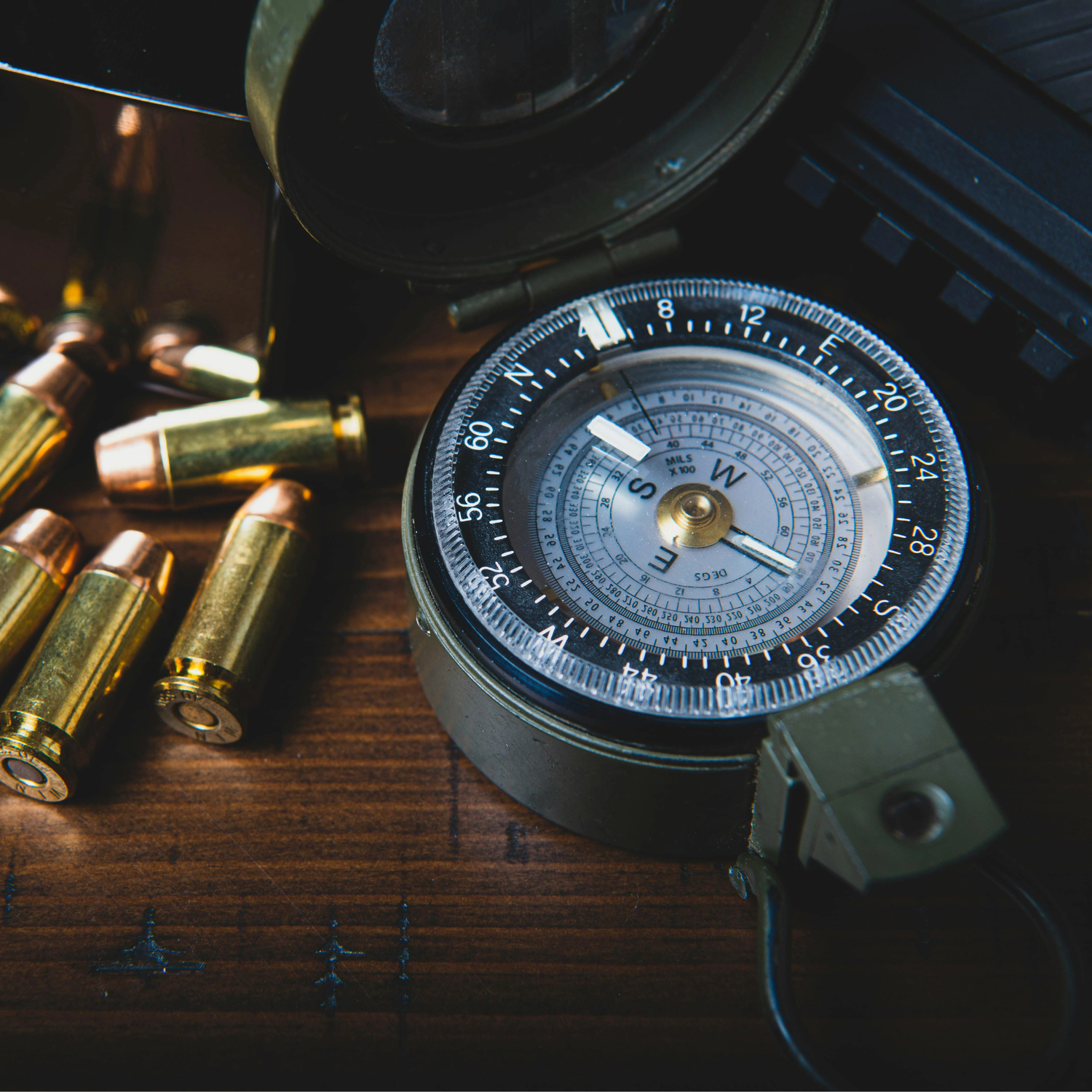 comment utiliser une boussole militaire	