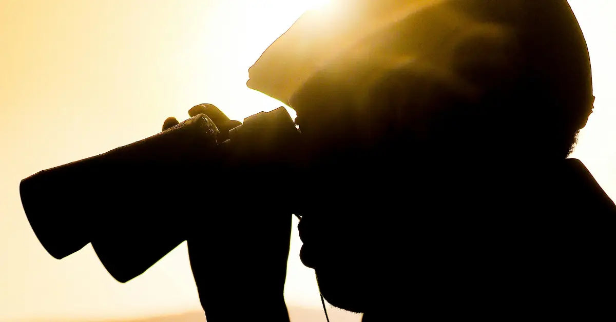 Jumelles militaires: comment bien choisir en 2026 ?